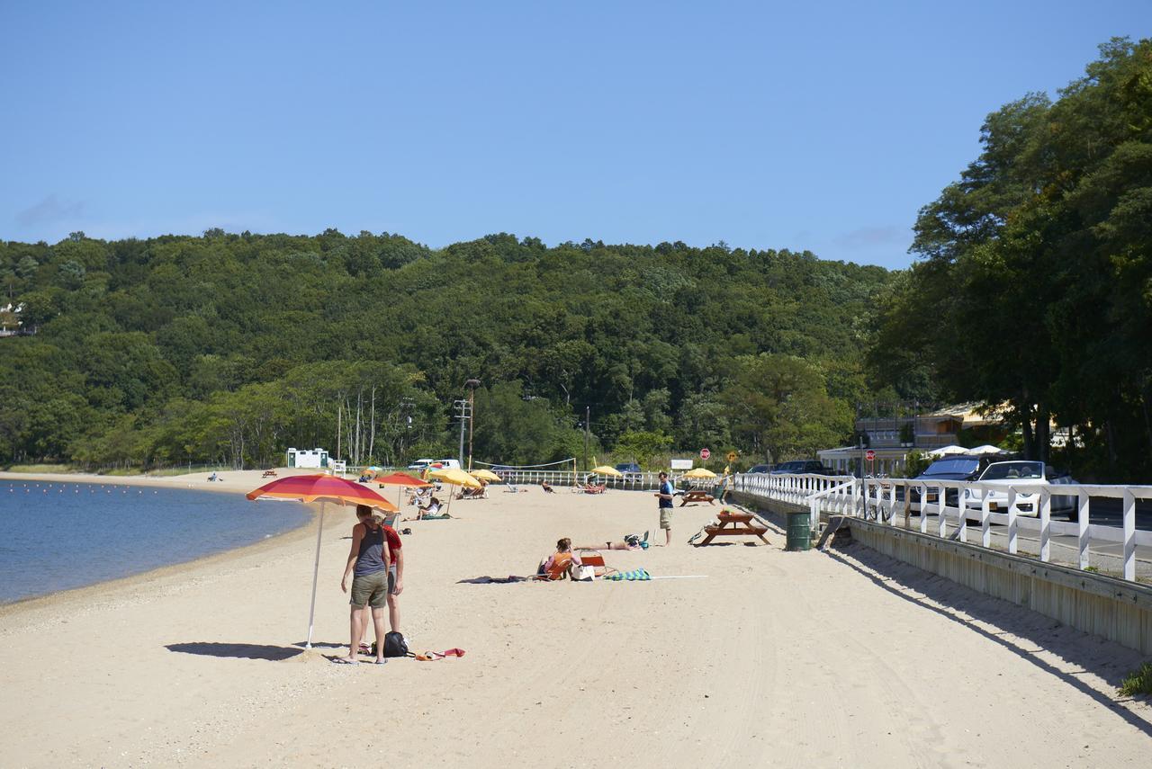 Seven Resort Style Inn Near Beach Shelter Island Heights Exterior photo
